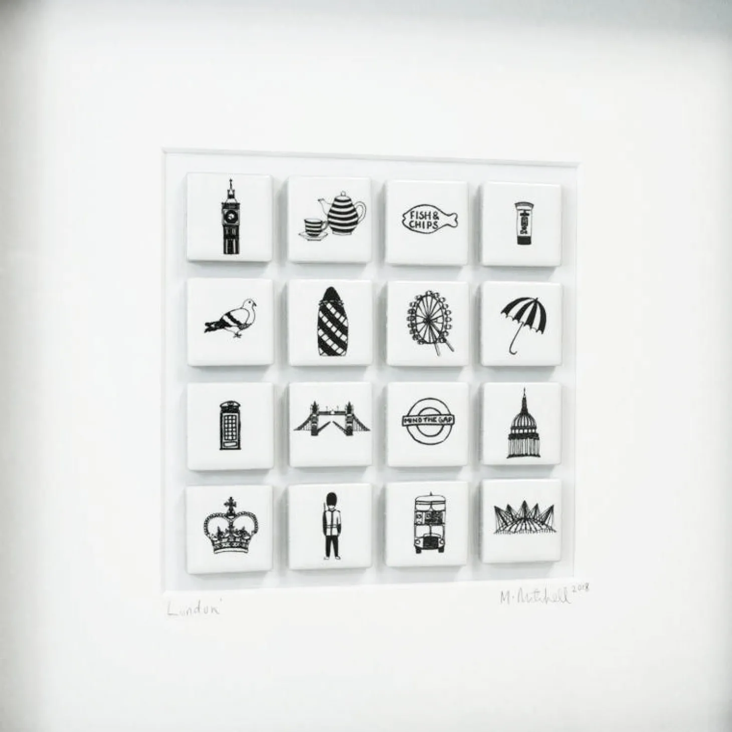 martha_mitchell_london_tile_frame__large_1.webp Outlet London Tile Frame - Large Luxury Gifts | London Gifts