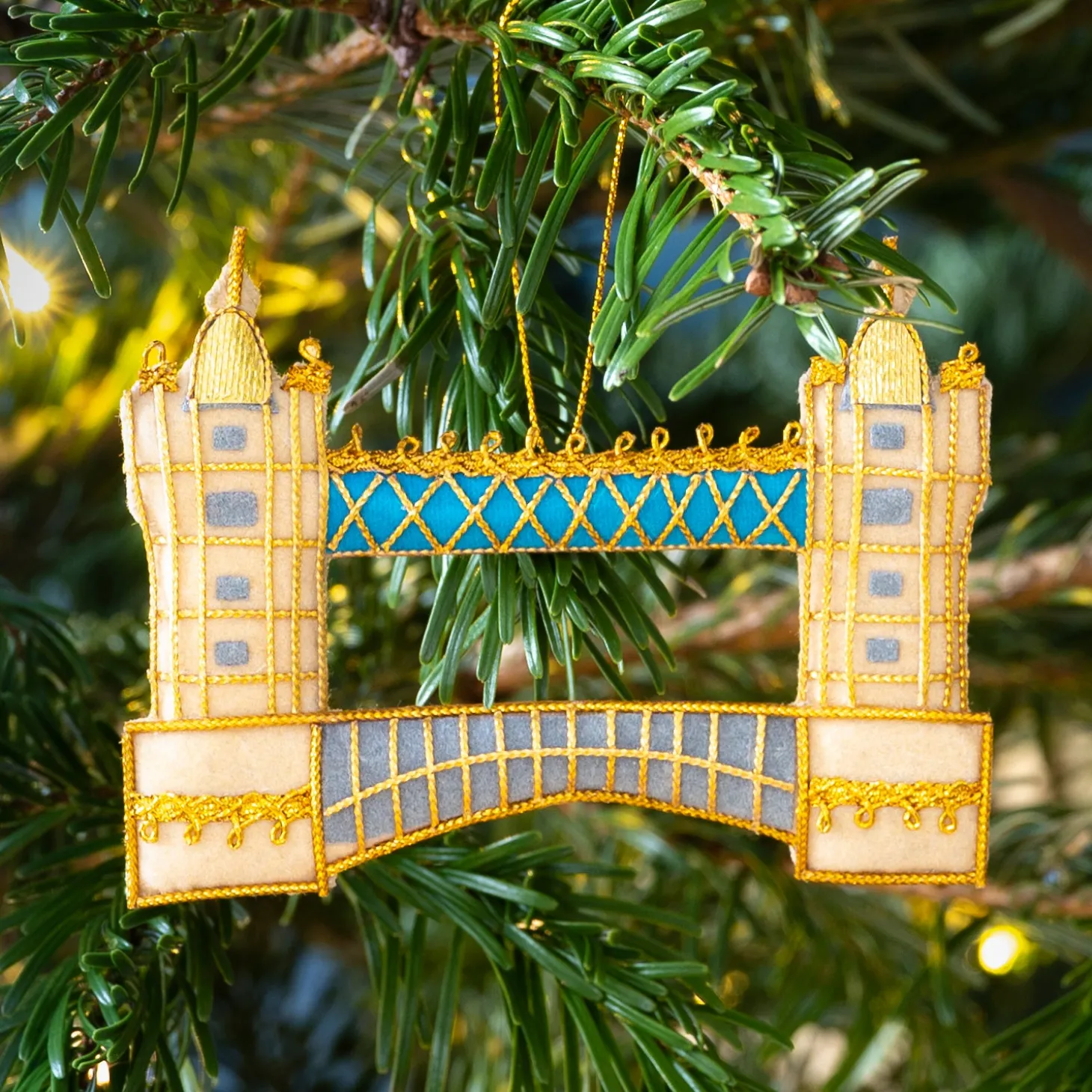 tower_bridge_stitched_christmas_decoration_1.webp Discount Tower Bridge Stitched Christmas Decoration Tower Bridge Gifts | Christmas Decorations